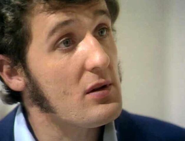 File:HarryLooksRightAIS.jpg