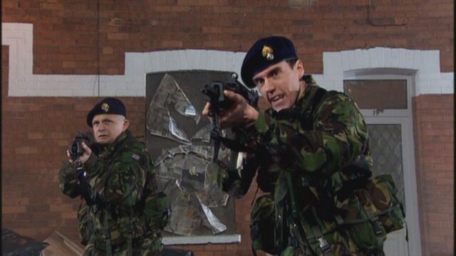 File:Soldiers turn left.jpg