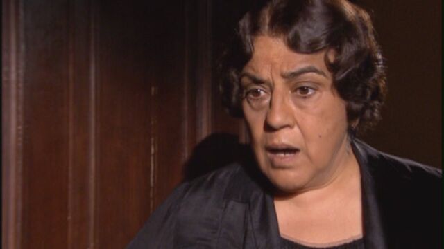File:Chandrakala looks left.jpg