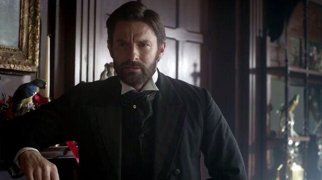 File:TomWard-as-CaptainLatimer-in-TheSnowmen.jpg