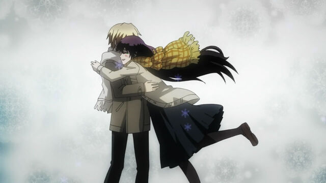 File:Yuuko hug teiichi winter snow.jpg