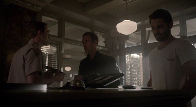 Archivo:The Fox and the Wolf - Parrish, Chris, Derek.jpg