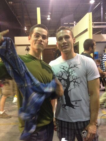 Datei:Behind-The-Scenes-teen-wolf-Season-2-Dylan-and-Danny's-Boyfriend.jpg