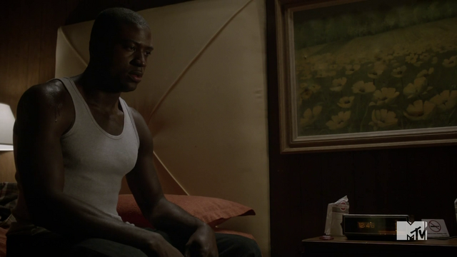 File:Teen Wolf Season 3 Episode 6 Motel California Sinqua Walls Boyd is haunted by radio.png
