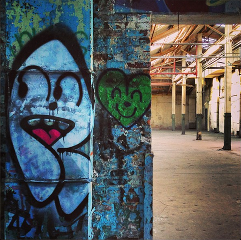 File:Teen Wolf Season 3 Behind the Scenes Willow Street DTLA 6 Sept 19.png