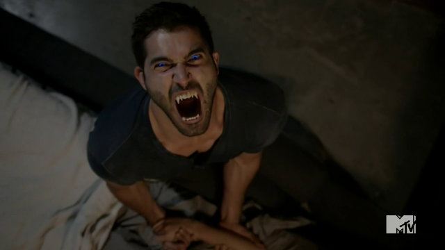 File:Teen Wolf Season 3 Episode 11 Alpha Pact Tyler Hoechlin Derek Hale Roar.png