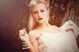 Stephanie-shooting-3.jpg