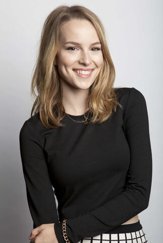 Súbor:Bridgit-Mendler---2013-Amy-Sussman-PhotoShoot--08.jpg