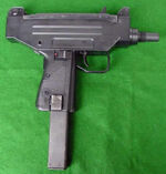 Uzi-03