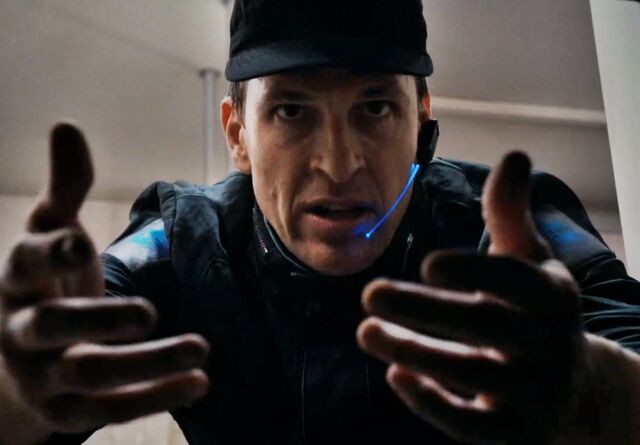 File:Officer 3.jpg