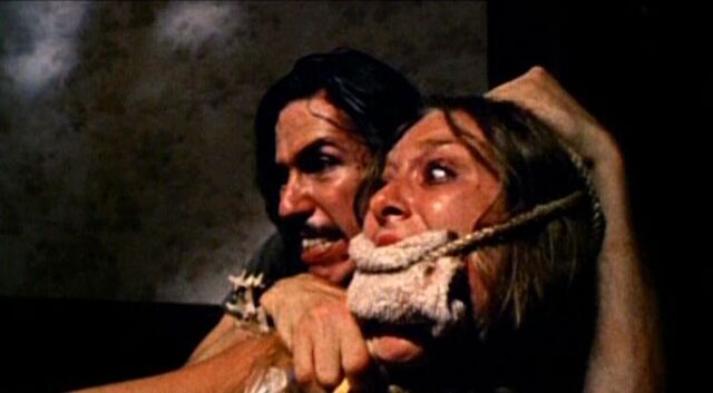 File:The-texas-chain-saw-massacre-edwin-neal-and-marily1.jpg