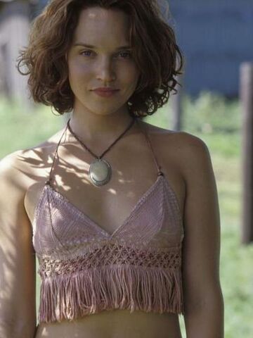File:Ericaleerhsen-texaschainsaw-newline 480x640.jpg