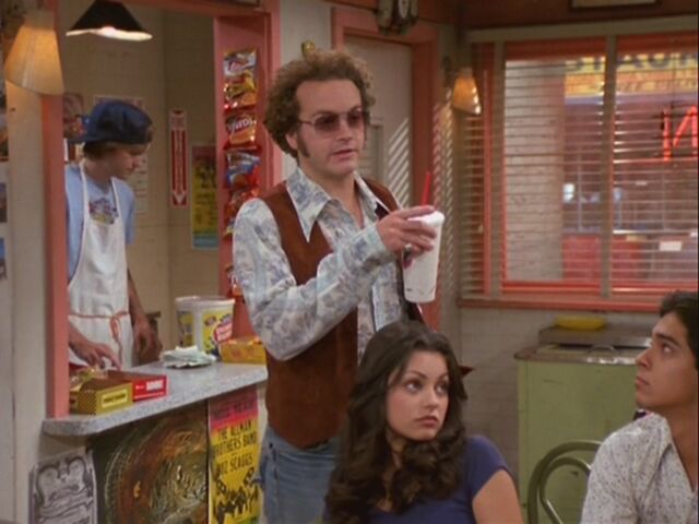 File:Mila-Kunis-in-That-70-s-Show-Donna-s-Story-4-08-mila-kunis-21517982-1067-800.jpg