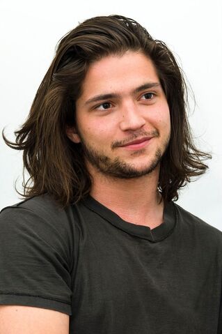 Fichier:Thomas McDonell.jpg