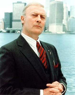 equalizer woodward edward mccall robert tv 2009 wikia series november rip