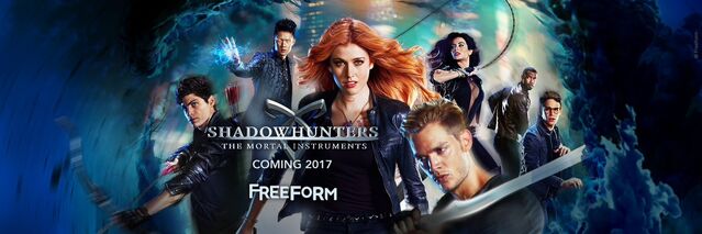 Fichier:Shadowhunters CoverS1.jpg