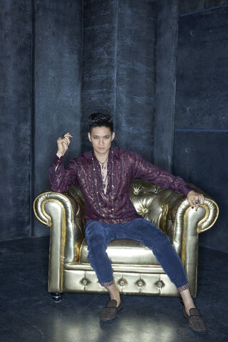 Fichier:Shadowhunters Magnus.jpg