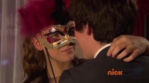 Nina and Fabian about to kiss