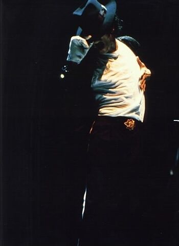 File:Michael+Jackson+bad20tour20284629et5.jpg