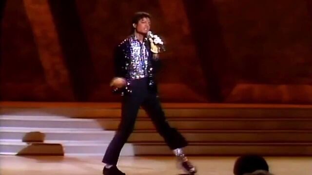 File:Img-michaeljacksonbilliejeanlivehd-393.jpg