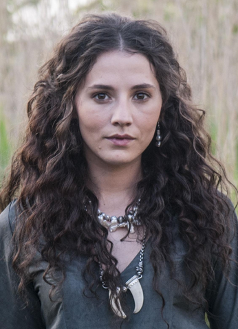 File:Season one Iseult.png