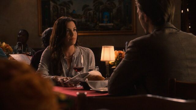 File:1x01 AtDinner.jpg