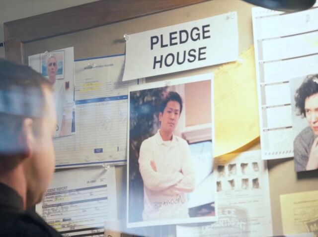 File:1x02 GRPledgeHouseBoard.jpg