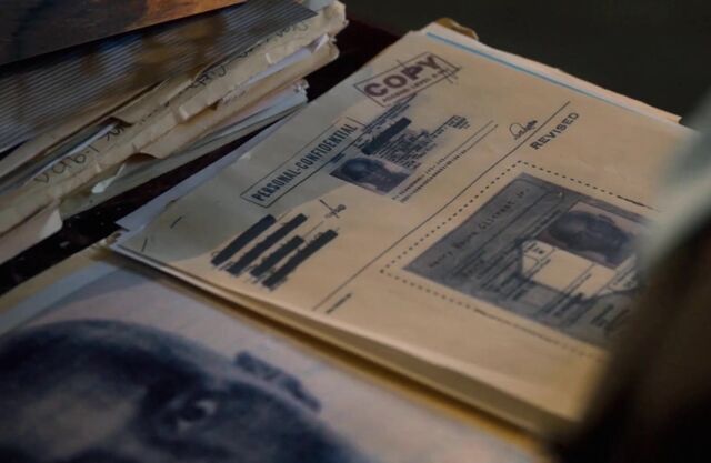 File:1x02 WayneGilchrestFiles.jpg