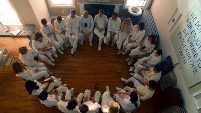 File:1x01 GuiltyRemnantCircle.jpg