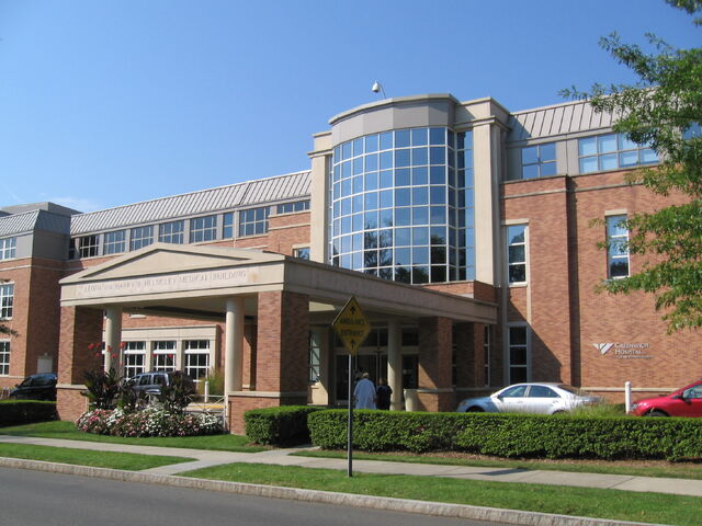 File:GreenwichCTGreenwichHospitalEntrance09212007.jpg