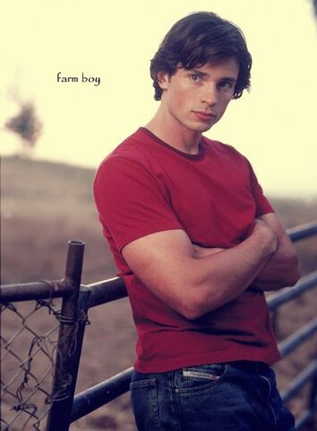 File:Farm-boy-smallville-9085829-369-500.jpg