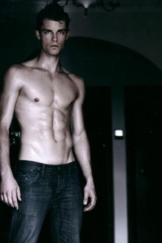 File:Luke Mitchell 025.jpg