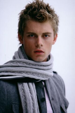 File:Luke Mitchell 024.jpg