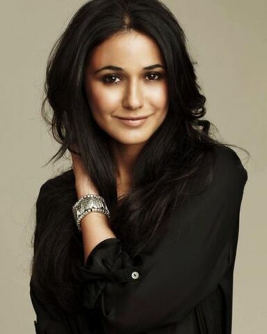 File:Emmanuelle-chriqui.jpg