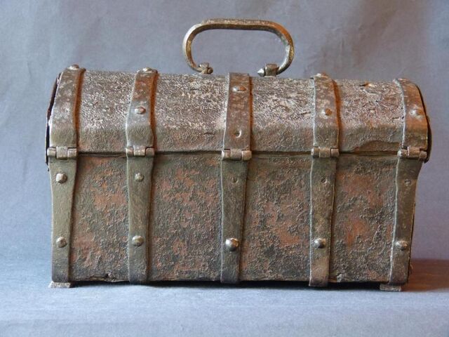 File:Lead Chest.jpg