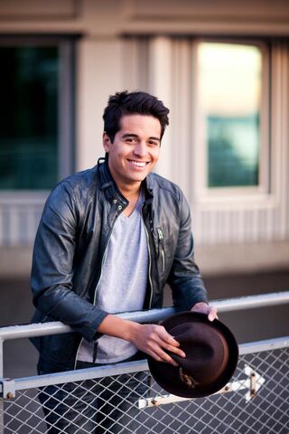 File:Phillip Lomax X-Factor USA6.jpg