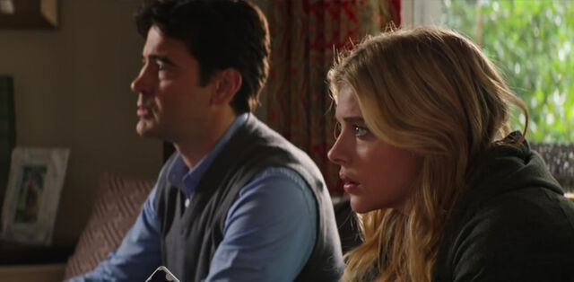 File:Cassie and her father.jpg