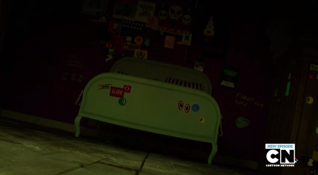 File:1000px-CarrieBed.png