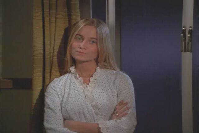 File:Marcia-Brady-the-brady-bunch-14805728-720-480.jpg