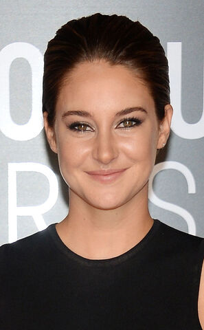 File:Rs 634x1024-130826100500-634.Shailene.mh.082613.jpg