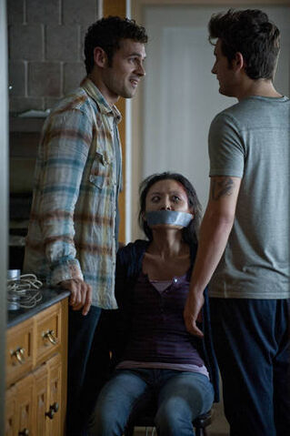 File:1x03 PaulJacobAndACaptiveGirl.jpg