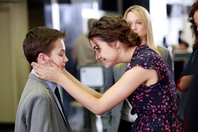 Fichier:The Fosters-1x21-Adoption-Day-16.jpg