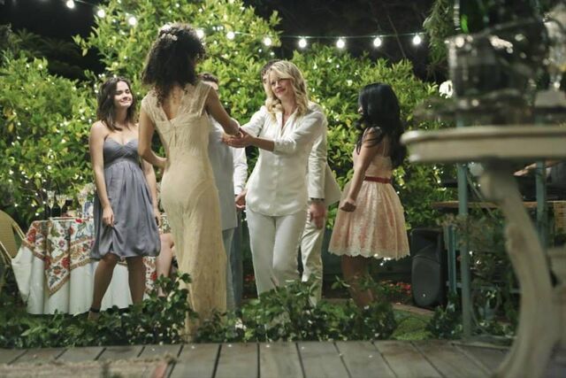 Fichier:The-Fosters-1x10-I-Do-6.jpg