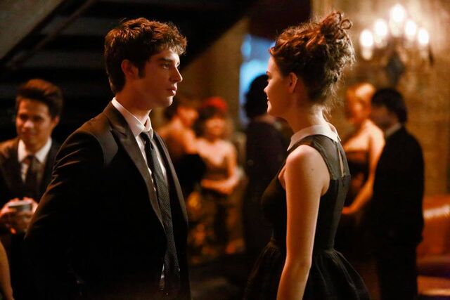 Fichier:The Fosters-1x20-Metropolis-2.jpg