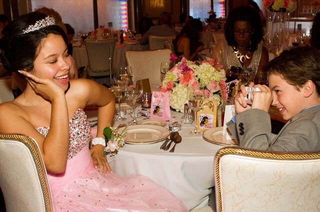 Fichier:The-fosters-quinceanera-32.jpg