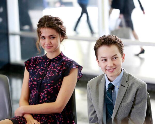 Fichier:The Fosters-1x21-Adoption-Day-8.jpg
