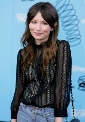 File:Emily browning-0.jpg