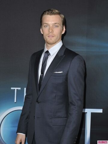File:Jake-abel-435x580.jpg