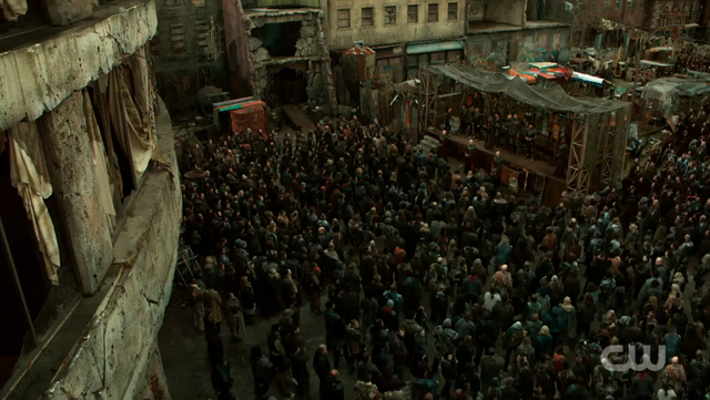 File:ConclaveCrowd4x10.png