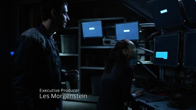 File:The100 S4 Echoes Raven Jasper.jpg
